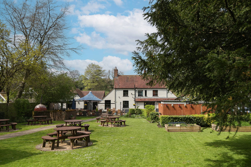 The Hoddington Arms - Walks